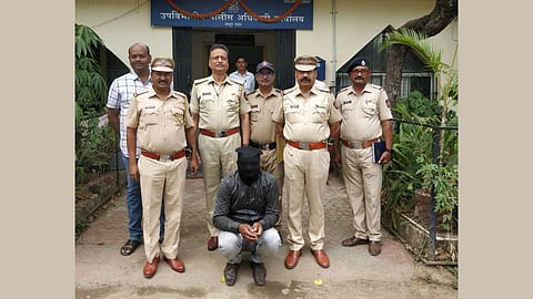 लोकनायक संघटनेच्या कार्यकर्त्यास खंडणी घेताना रंगेहाथ अटक