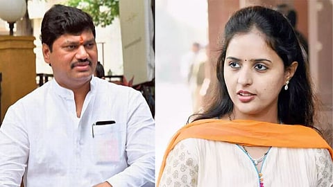 Dhananjay Munde VS Pritam Munde, Beed Latest Marathi News