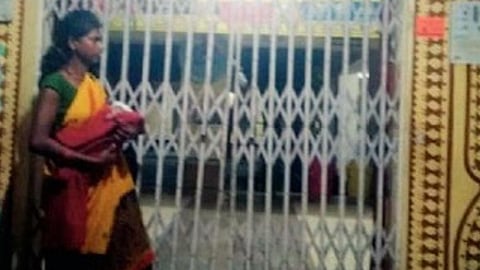 A one and a half-month-old baby died at the door of Health Center in Gondia