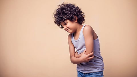 Remedies for Stomach Worms: मुलांच्या पोटात जंत झाल्यानंतर शरीरात दिसतात ही लक्षणे, वेळीच घ्या काळजी