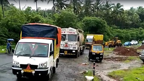 mumbai goa highway, rain, ratnagiri