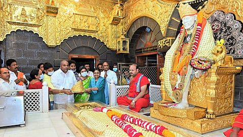 Gold Crown Donation to Saibaba