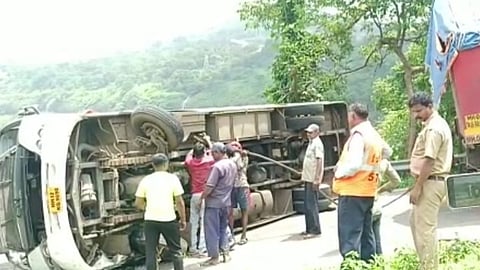 accident, mumbai pune express way, khopoli
