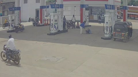 nashik, petrol pump, women