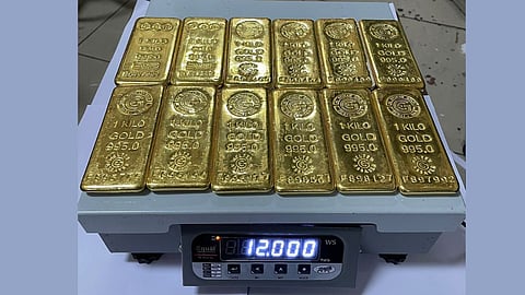 Mumbai Airport Customs seized 12 Kg gold
