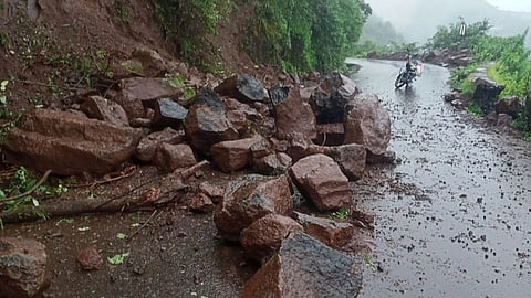 satara breaking news , medha mahableshwar road, kelghar ghat