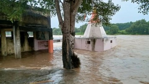 Heavy Rain Dhule