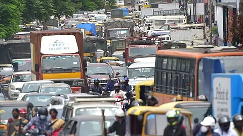 Doctor govind nandkumar 3km run from traffic jam