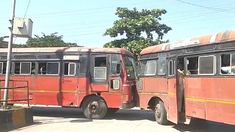 Beed 2 Bus Collided