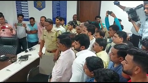 Chiplun, Bhaskar Jadhav, Chiplun Police Station, Nitesh Rane, Nilesh Rane, Shivsena, shivsainik