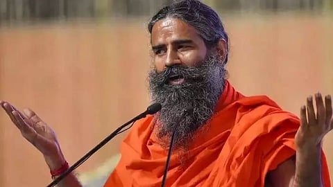 Baba Ramdev: बाबा रामदेव यांना हायकोर्टाचा दणका; पंधरा दिवसात मागे घ्यायला लावलं कोरोनाच्या औषधावरील दावा
