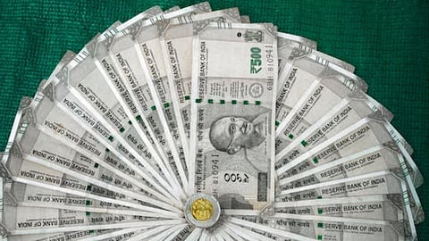 Currency, solapur, karnataka election, car, police