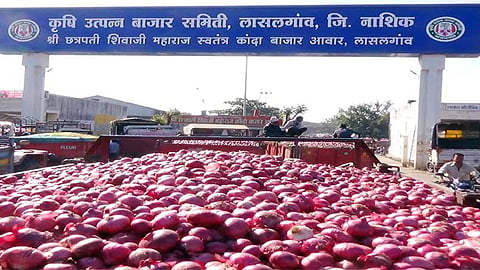nashik, kanda, onion, lasalgoan bazar samiti