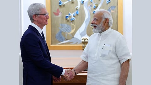 Tim Cook Meets Pm Narendra Modi