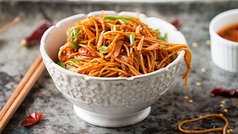 Egg Hakka Noodles Recipe