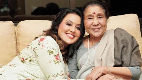 Amruta Fadnavis and Asha Bhosale