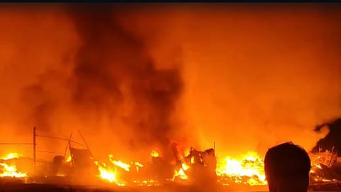 Midnight fire in Mankhurd