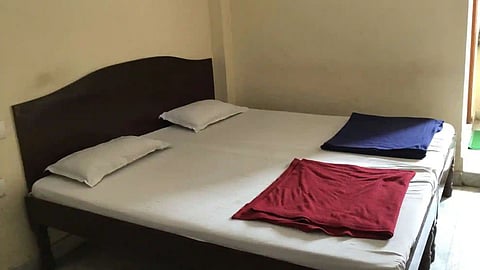 Baramati Police Raids Lodge