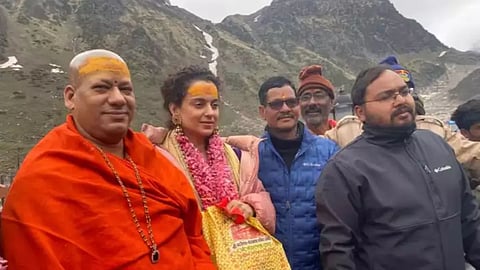 Kangana Ranaut Reached Kedarnath Temple