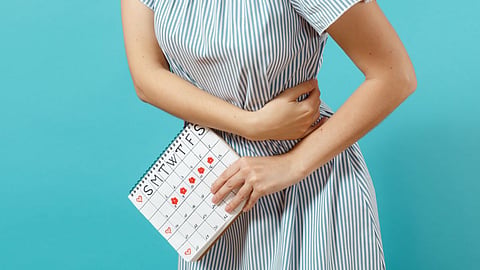 पीरियड क्रॅम्प्सपासून मुक्त कसे व्हावे? जाणून घ्या 10 उपाय