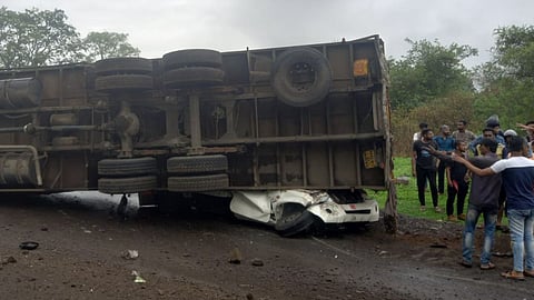 mumbai pune expressway, mumbai pune expressway accident news