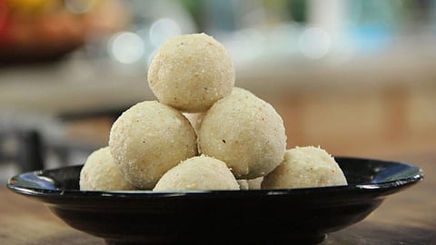 Sabudhanyache Ladoo
