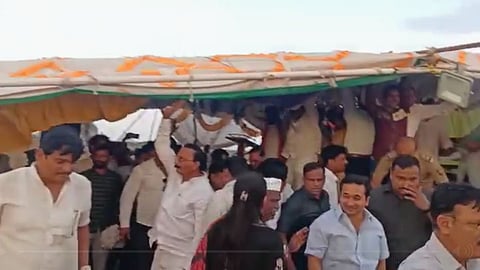 Amravati Bjp Leader Nitesh Rane Meeting Pandal Collapse