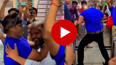 Mumbai Local train Viral Video