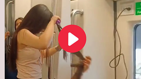 Delhi Metro Viral Video