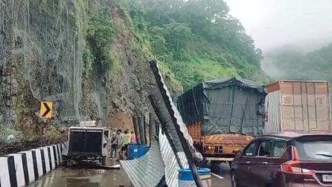 Mumbai-Pune Express Way Landside