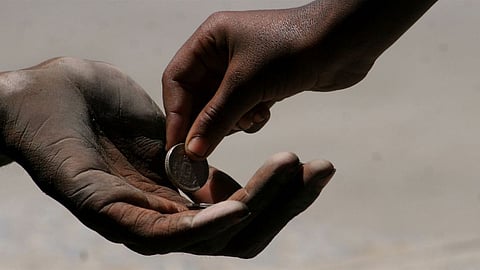 कोण आहे पाकिस्तानचा श्रीमंत भिकारी? संपत्ती जाणून डोळे फिरतील