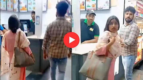 Delhi Metro Viral Video