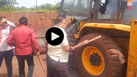 MNS Workers Protest Over Mumbai Goa Highway potholes
