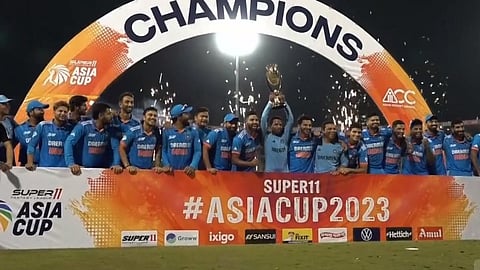 know who is mystery man raghu the supports staff member of team india who joins the team india celebration after ind vs sl final