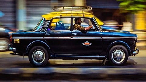 Kaali Peeli Taxi