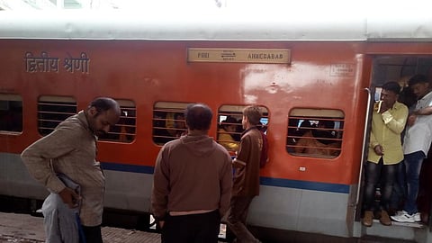 Puri- Ahmedabad Express