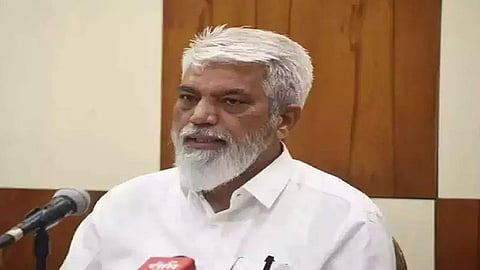 Dadaji Bhuse: दादाजी भुसेंनी संजय राऊतांना न्यायालयात खेचलं; जाणून घ्या काय आहे प्रकरण?