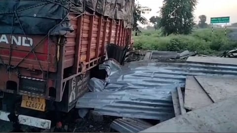 Buldhana Accident News truck crushes sleeping laborers four dead six injured