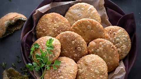 Matar Kachori Recipe in Marathi