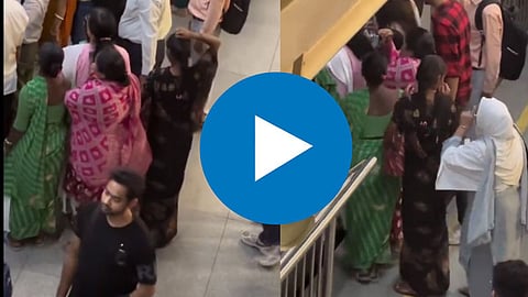 Delhi Metro Viral Video
