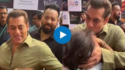 Salman Khan Kissing Woman At IFFI 2023 Viral Video