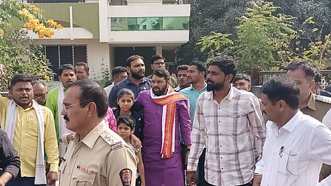 buldhana police took charge of ravikant tupkar on eve of mantralaya andolan