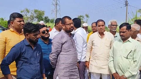 sadabhau khot criticizes raju shetti in kolhapur on fighting and andolan