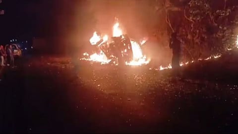 Madhya Pradesh News: Madhya Pradesh Guna huge fire broke out in a passenger bus, 13 people died