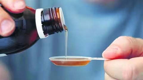 Gujarat News 5 People Death after taking cough medicine Two people are critical condition in Kheda district