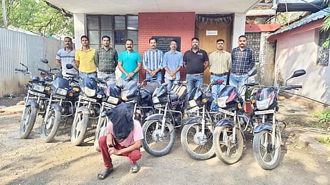 wardha local crime branch arrests youth along with 9 two wheelers