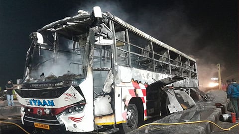 bus caught fire near tasawade toll plaza karad