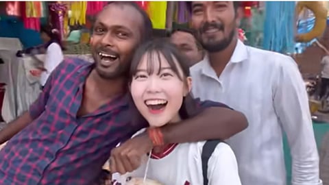 South korean vlogger girl in pune vlog