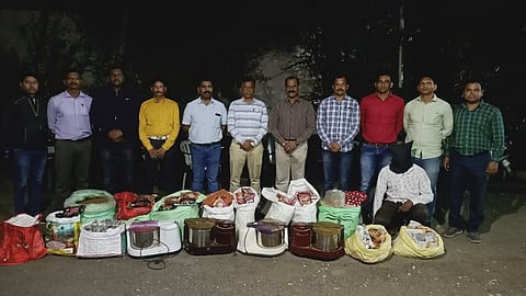 wardha police seized rs 1 lakh banned tobacco arrests one
