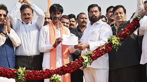 Cm Eknath Shinde and Manoj Jarange Patil